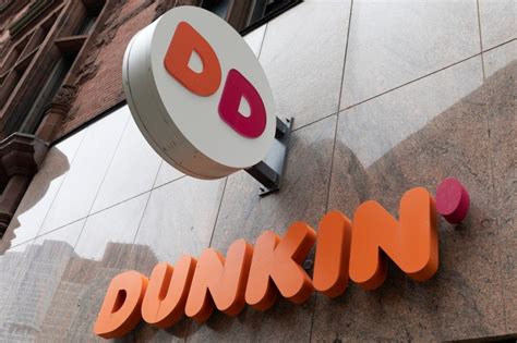Man charged after Dunkin' employee, 90-year-old robbed in Arlington Heights